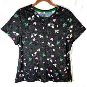 Celebrate St Patrick’s Day Shamrock Rainbow Hearts Top Hat Graphic Tee Shirt